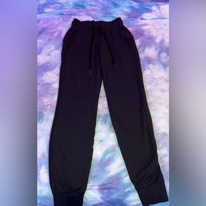 Lululemon- black- size 00- joggers